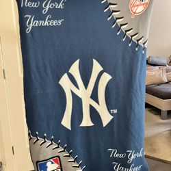 58" X 82" - New York Yankees Throw  Excellent Condition 
