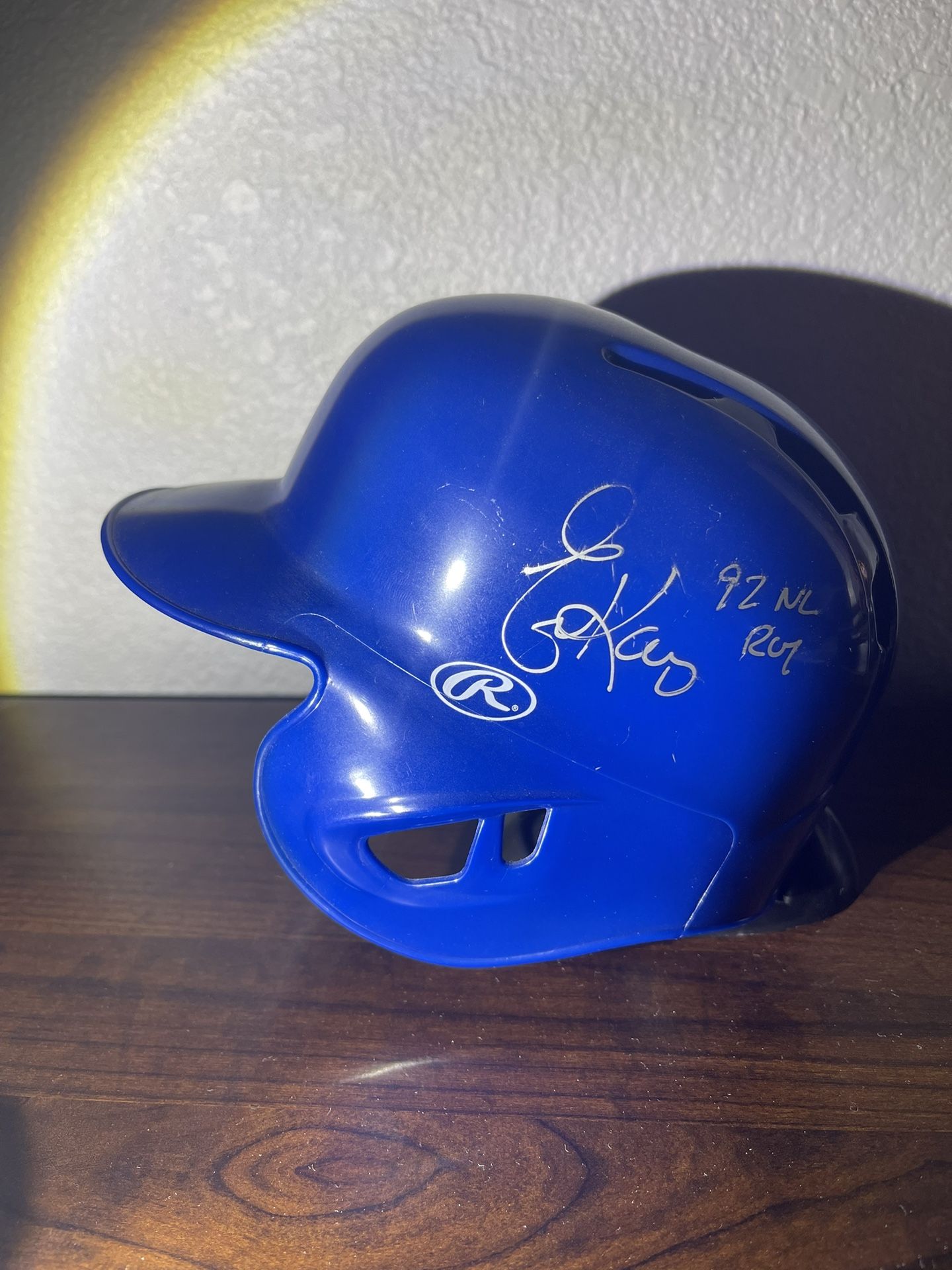Autographed Collectors Helmet Eric Karros (Los Angeles Dodgers)