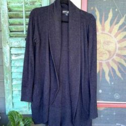 Barefoot dreams woman sweater. Medium Size, Super Soft And Cozy! Retails For $159.