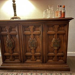 DREXEL HERITAGE Talavera Collection Italian Neoclassical Tuscan Style 44" server buffet/bar/console