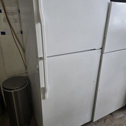 Used REFRIGERATOR 