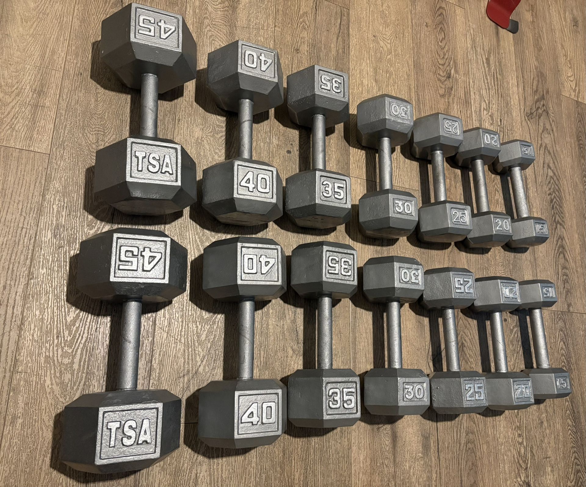 Set Of Cast Iron Hex Dumbbells 15s To 45s Total : 420 lbs