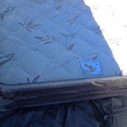 Brand New Queen Size Pillowtop Mattress Included Box Spring Free Delivery 