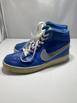 Nike II Men's Blue Green White 487656-400 Sneaker Size 10.5 for Sale in Lebanon, PA - OfferUp