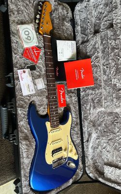 Fender American Ultra HSS Stratocaster - Cobra Blue