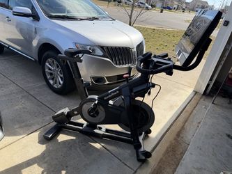 2022 Like New NordicTrack S22i Studio Cycle 22in Screen 24 Resistance Levels - Murfreesboro, TN