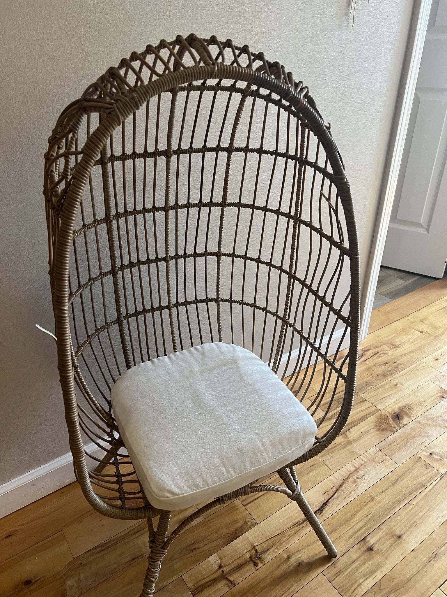 Child Size Egg Chair 