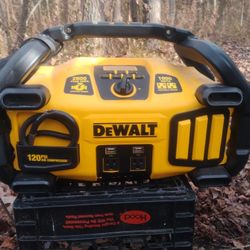 DeWalt Jumpstarter And Air Compressor 