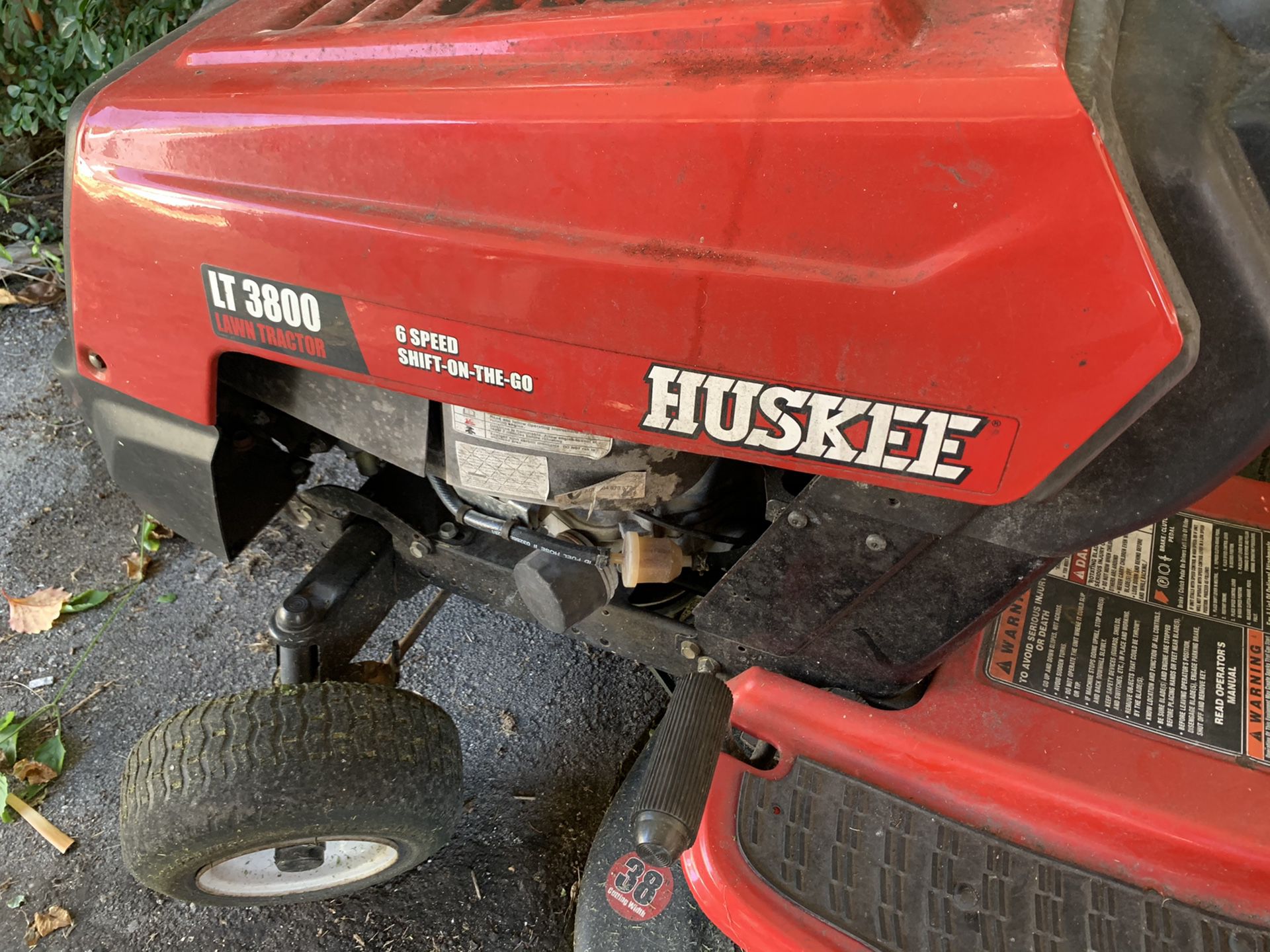 Huskee LT 3800 - Lawn tractor