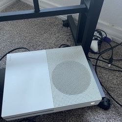 Xbox One X And Xbox One S