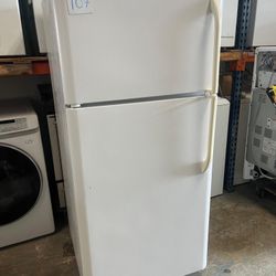 Frigidaire Top Freezer Refrigerator 