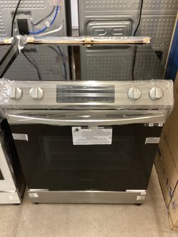 Samsung Bespoke 30 in. 6.3 cu.ft. Slide-in Electric Range w/ Rapid Heat New Scratch and Dent