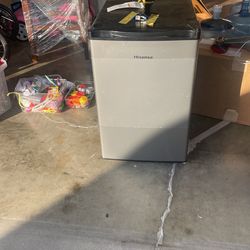 Hisense Mini Fridge