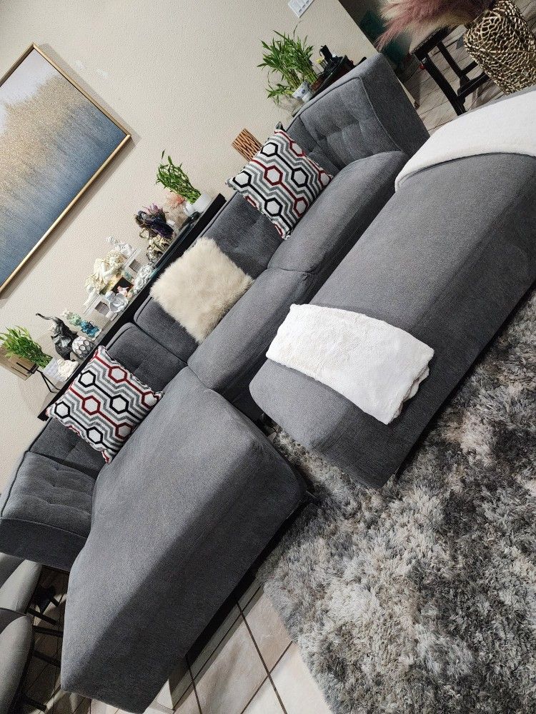SOFA SECTIONAL COUCH WITH OTTOMAN IN VERY GOOD CONDITION🚛🥳 FREE DELIVERY 🚚