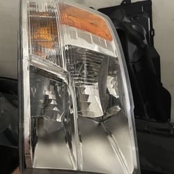 Headlight Right Passenger RH Dodge Ram 1(contact info removed) 3(contact info removed)-2018 (contact info removed)4AG OEM