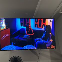 TV 65 Con Stand Rotativo 300