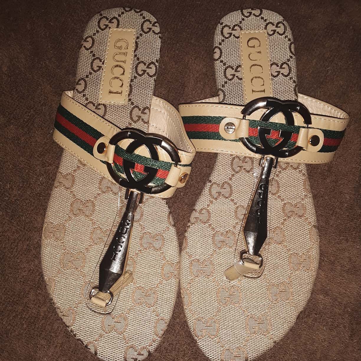 Gucci sandals size 8