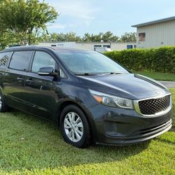 2017 KIA Sedona