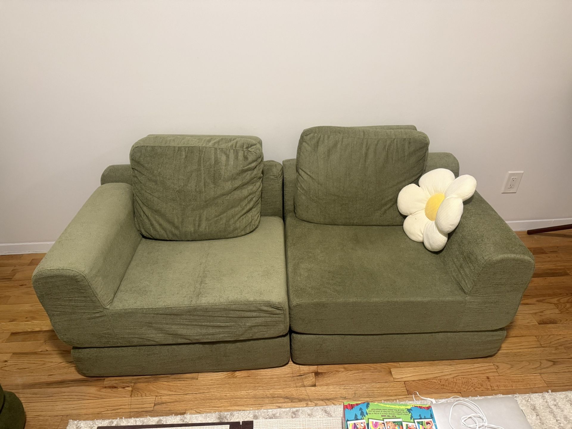 2 Folding Sofas