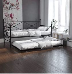 Daybed trundle with mattresses