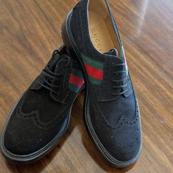 Brand New Gucci Black Suede Brogue Oxfords – Iconic Red/Green Web Stripe | Made in Italy | Sz 7.5