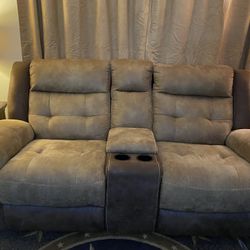 Mesa Brown Reclining Console Loveseat
