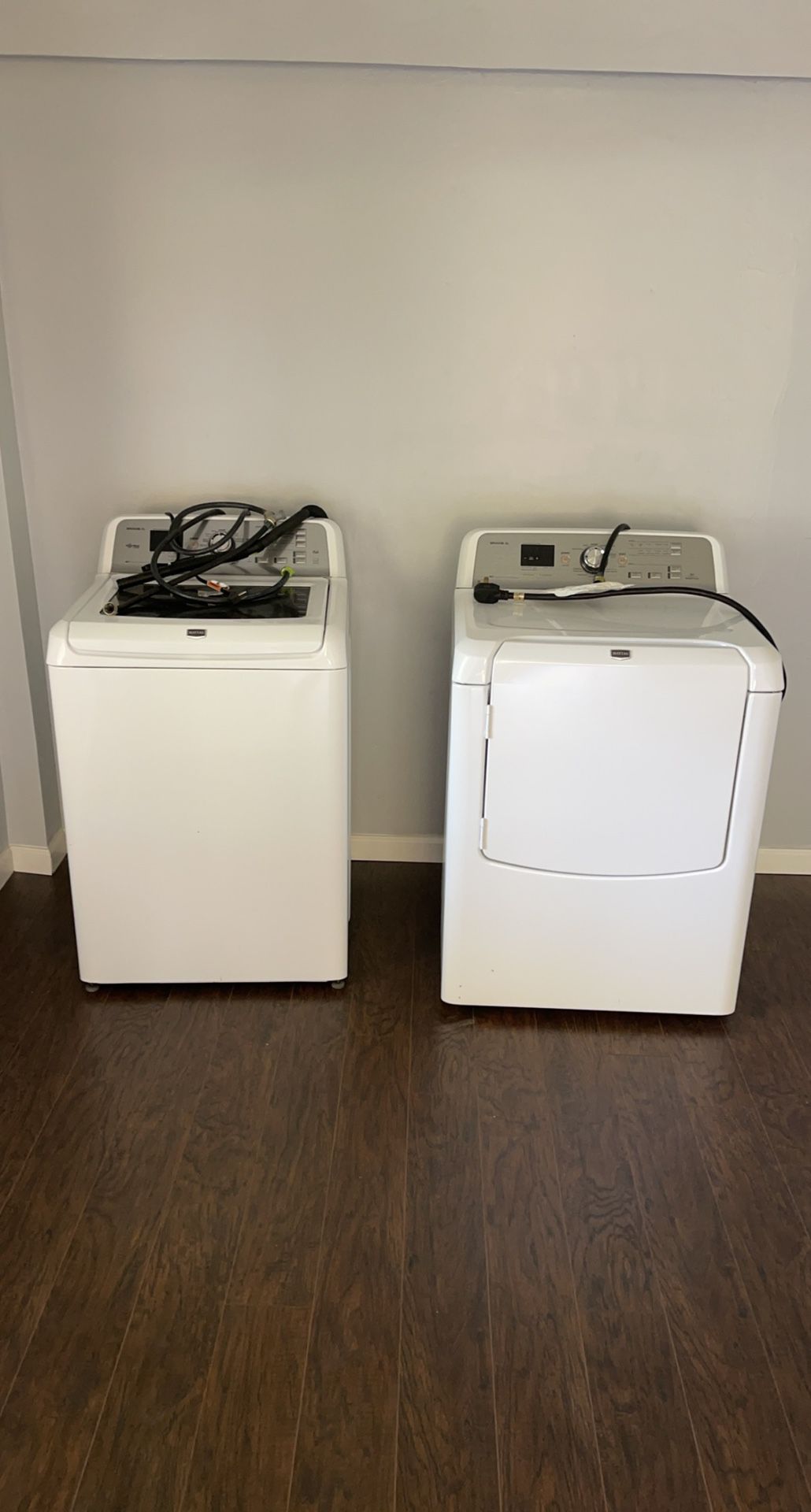 Like New!! Maytag Washer And Dryer Set