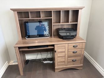 Computer Desk with Hutch and Storage