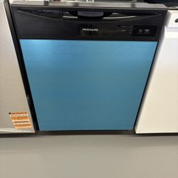 Frigidaire 24 in. Front Control Smart Built-In Tall Tub 62 dBA Dishwasher in Stainless Steel