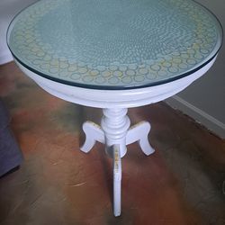 Antique Round Accent Table With Glass Top
