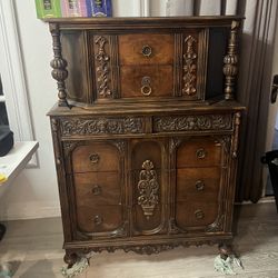 Beautiful Antique Dresser 