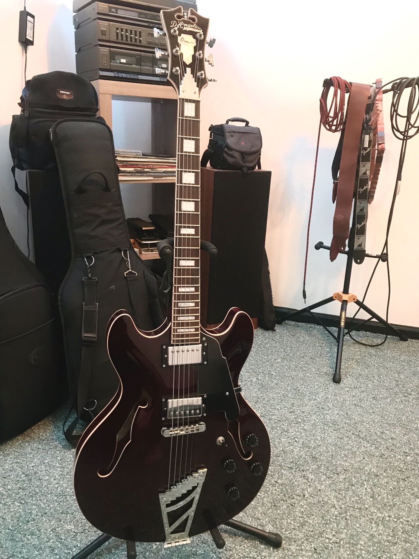 D’Angelico Premier DC Wine Red