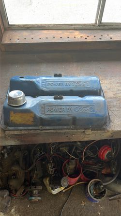set of metallic Ford Ford 400M V8 valve covers with 8 bolt holes