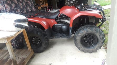 Selling my Yamaha 2003 title in hand 2800