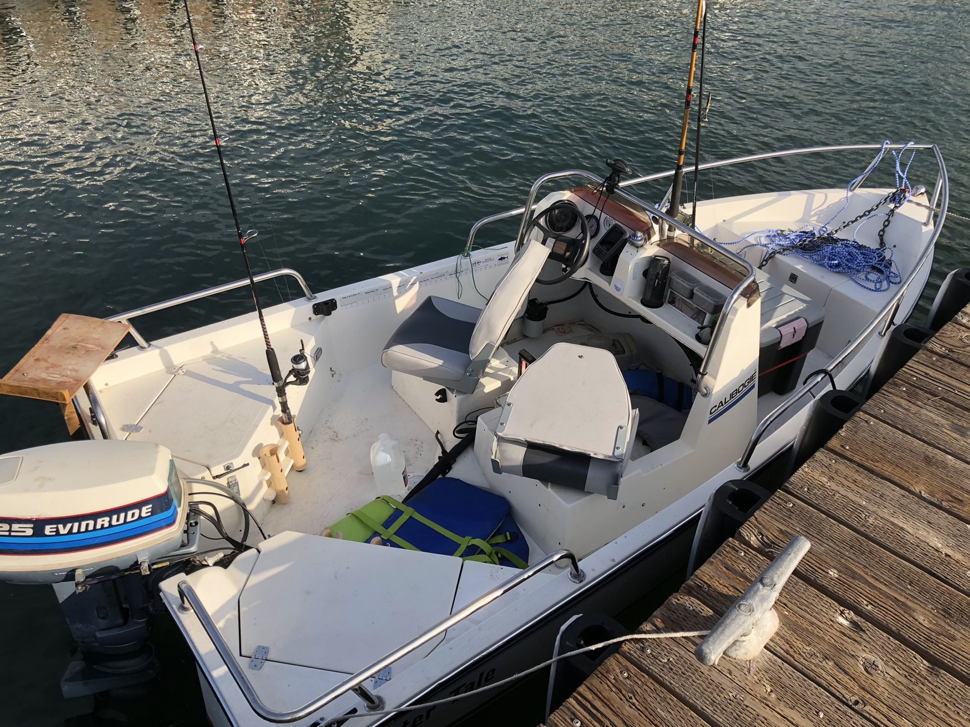 Center console 13ft Calibogie fishing boat. (Tow with any small car, garage-able)