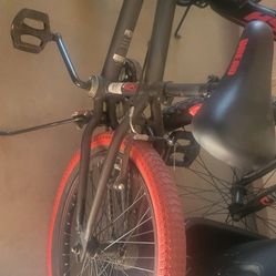 Dread Black And Red 20in Bike 