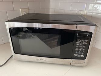 Insignia Microwave