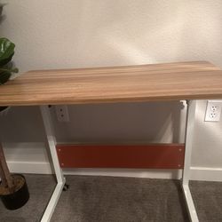 Modern Rolling Office Desk – Solid & Clean