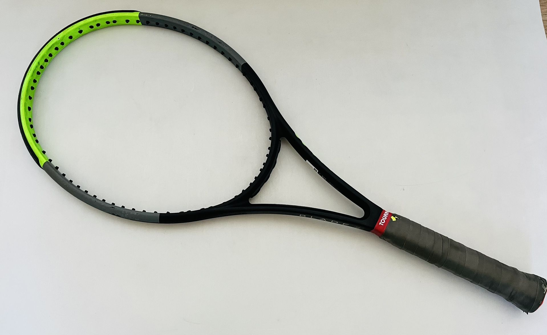 Wilson Blade 100L V7 Tennis Racquet 4 3/8 Grip