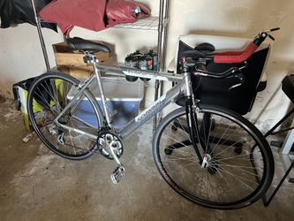 Schwinn Varsity 22” Road Bike 