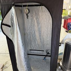 Grow tent