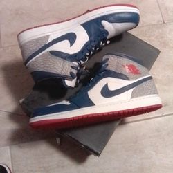 Air Jordan 1 Mid True Blue