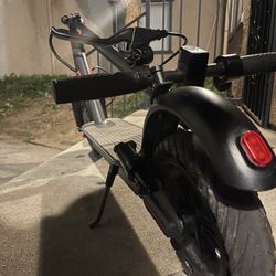 Volpam Electric Scooter - Charger Included