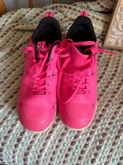 Girls cleats