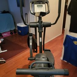ELLIPTICAL MACHINE by NORDicTRACK