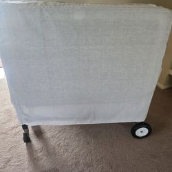 Full-size ROLLAWAY BED