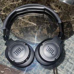 JBL Headphones (Tune 770NC wireless)