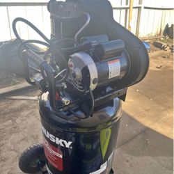 Husky 30 Gal. 175 PSI Oil Lubed Belt Drive Portable Vertical Electric Air Compressor 241