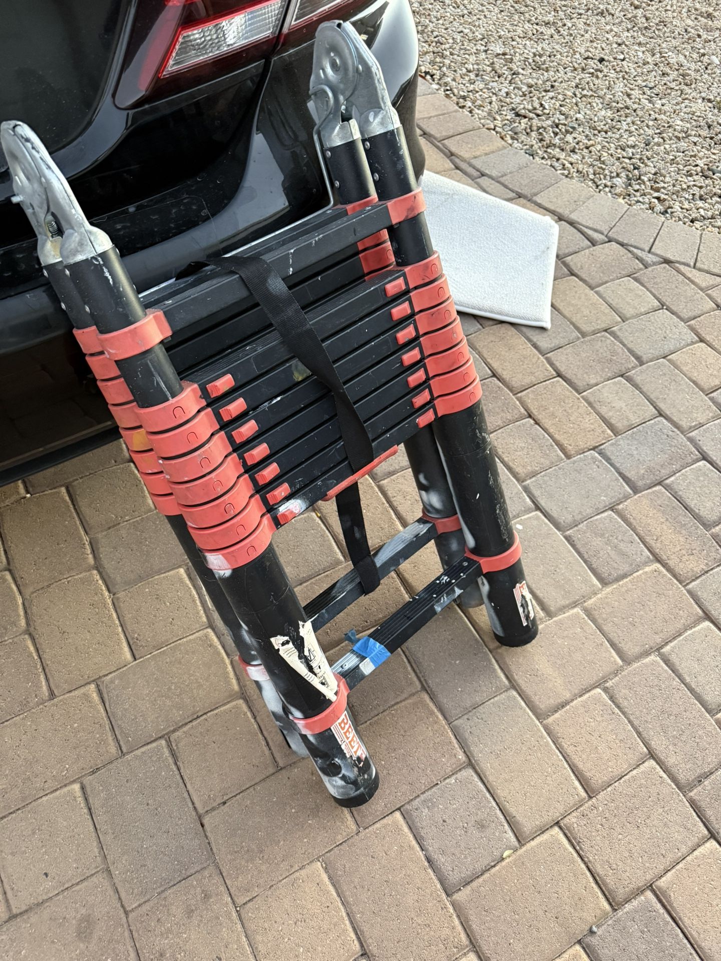 18ft Telescoping Ladder, 300lbs + Capacity