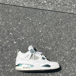 Jordan 4 